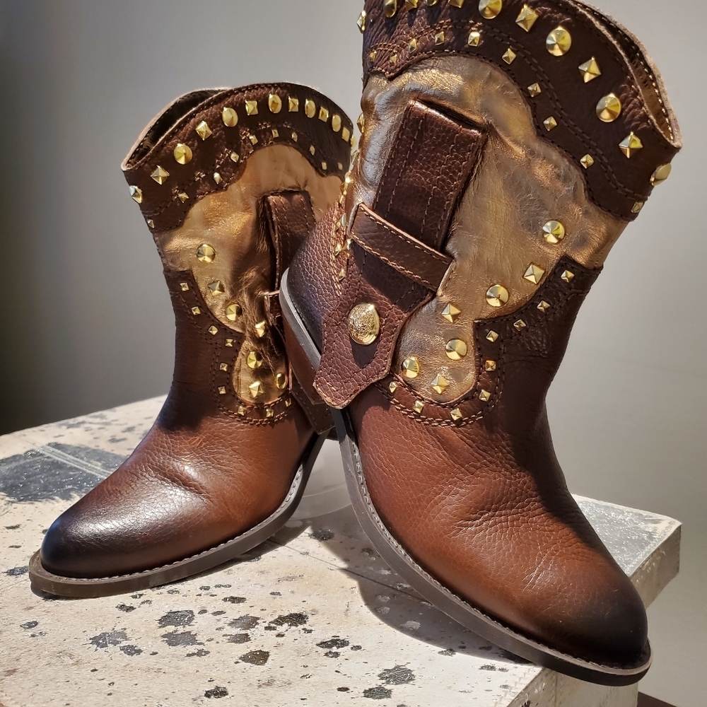 Vince Camuto "Madalissa" Studded Ankle Cowboy Boot Women's Size 6 - Picture 8 of 8